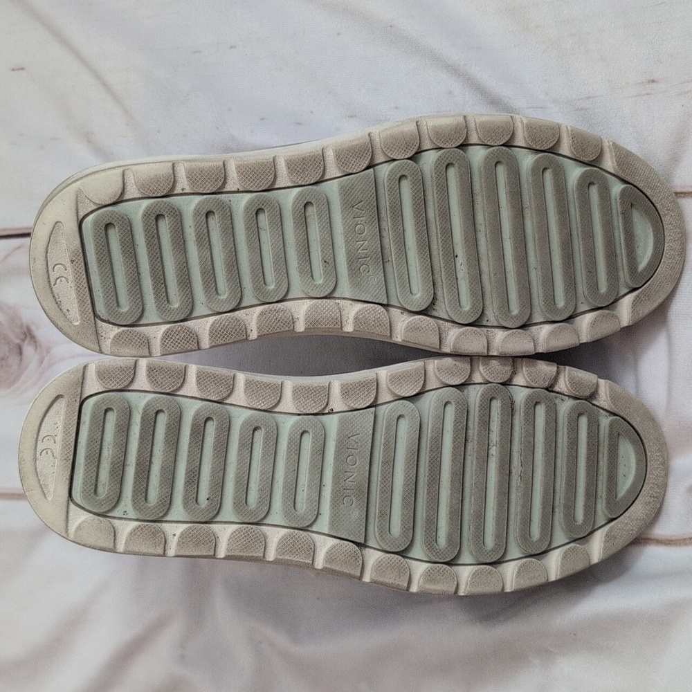 Vionic Women's Elsa Light Grey Nubuck Suede size 10 - Picture 6 of 7